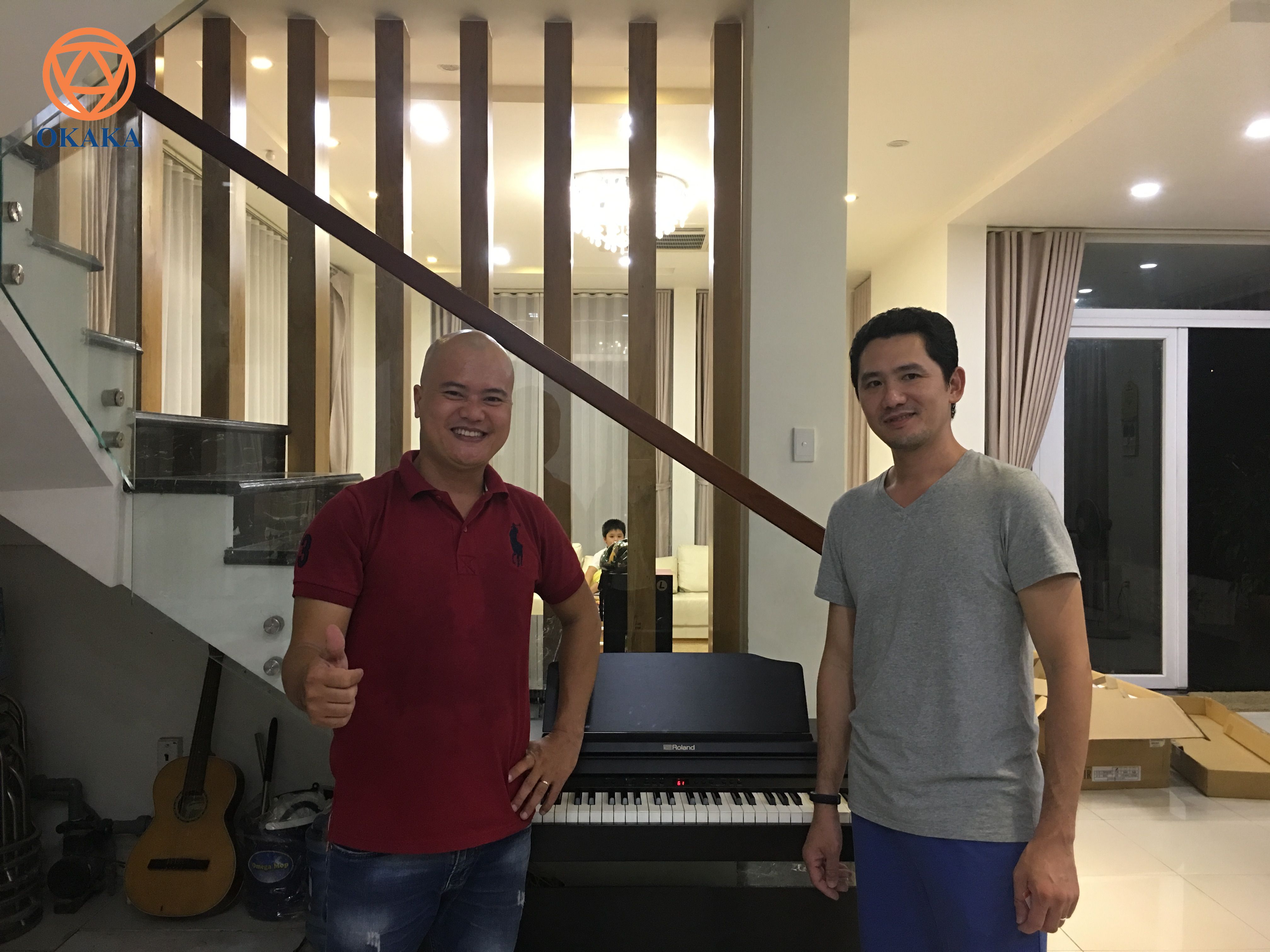 Chiều tối hôm qua, OKAKA đã giao đàn piano điện Roland RP-501R cho anh Bình ở khu dự án Jamona Home Resort thuộc phường Hiệp Bình Phước, quận Thủ Đức.