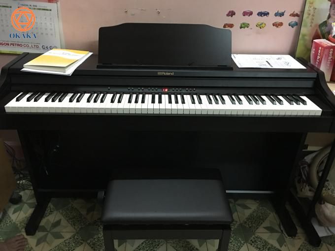 6 giờ tối hôm nay, OKAKA đã giao đàn piano điện Roland RP-501R cho anh Liêm ở Tân Bình. Vậy là thêm một khách hàng nữa tin yêu chọn model nhiều tính năng hấp dẫn trong tầm giá phải chăng này.