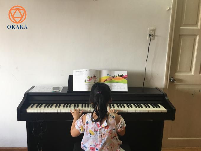 Trưa hôm nay, OKAKA đã đến chung cư Mỹ Phước, P.2, Q. Bình Thạnh giao đàn piano điện Roland RP-501R cho anh Hải.