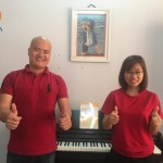 Chiều hôm qua, OKAKA đã đến giao đàn piano điện Roland RP-501R cho chị Nhung ở Bình Thạnh - một cô gái trẻ nhưng đầy tình yêu với âm nhạc.