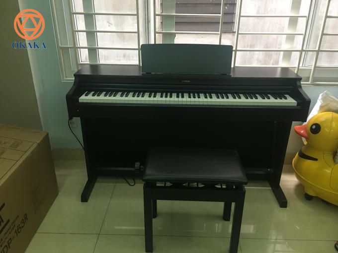 Sáng nay OKAKA đã đến giao đàn piano điện Yamaha YDP-163 cho chị Trang ở Tân Bình để hai mẹ con chị cùng học cho vui.
