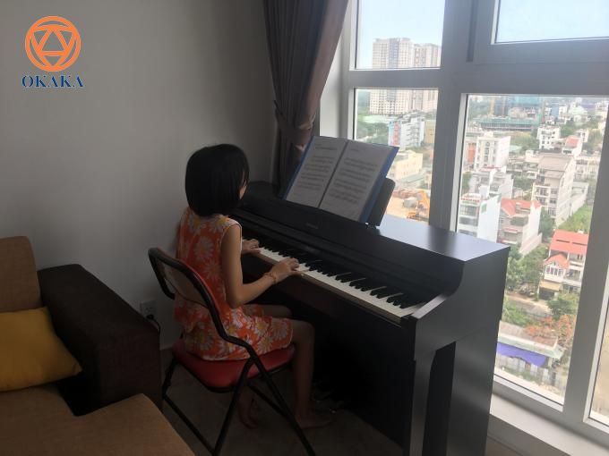 Hôm qua, OKAKA đã đến giao đàn piano điện Roland HP-603 cho chị Quỳnh ở chung cư Silver Star, Nhà Bè.