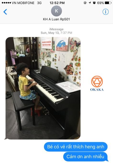 Hôm qua, OKAKA đã đến giao đàn piano điện Roland RP-501R cho anh Luân ở quận 12. Mấy tuần trước, anh Luân nhắn tin hỏi OKAKA về một số model đàn piano điện mà anh quan tâm. OKAKA tư vấn tận tình cho anh, anh nói sẽ tham khảo thêm và hứa nếu có mua đàn piano thì chắc chắn sẽ mua ở OKAKA.